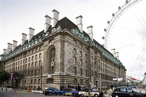 The Best Cheap London Hotels Near London Eye | ItsAllBee Travel Blog