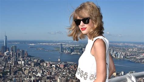 Take a stroll through Taylor Swift’s Rhode Island home | Nova 969