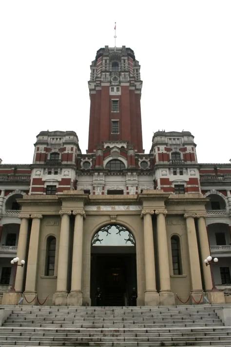 Taiwan Presidential Office Building 臺灣總統府 - Foreigners in Taiwan - 外國人在臺灣