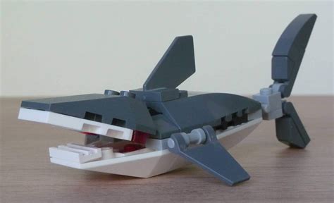 FREE LEGO Airplane Mini Model Build at LEGO Stores - Free Samples & Freebies - Freebies2you.com