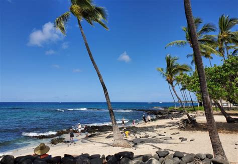 Honl's Beach, Kailua-Kona - Hawaii Beaches