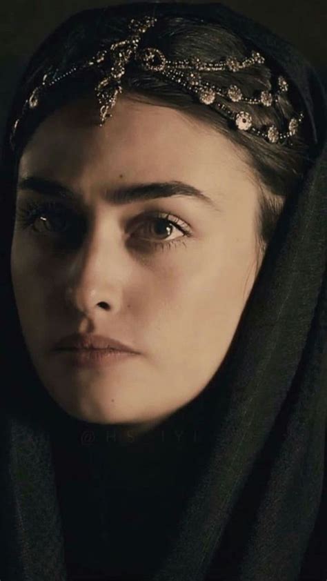 Esra Bilgic - Halima Sultan - Dirilis Ertugrul - Download Mobile Phone full HD wallpaper