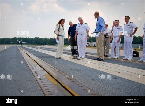 Lakehurst naval base hi-res stock photography and images - Alamy