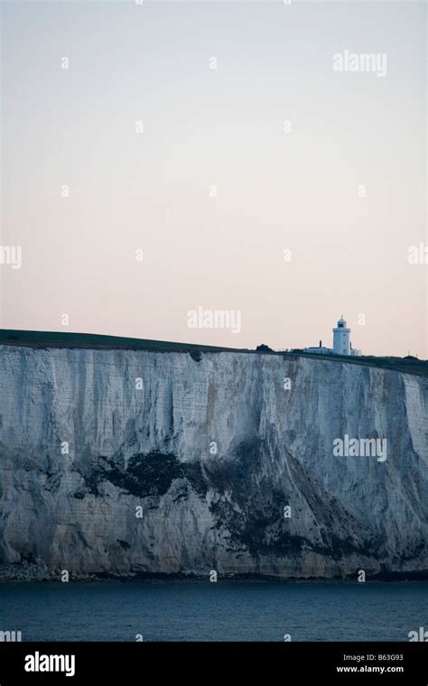 Dover cliffs lighthouse hi-res stock photography and images - Alamy