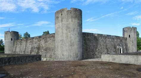 Dutch Fort | Fort Belgica (1611) on Banda Neira, Central Mal… | Flickr