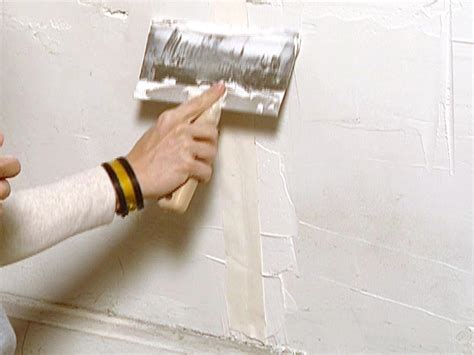 How to Repair a Plaster Wall | how-tos | DIY