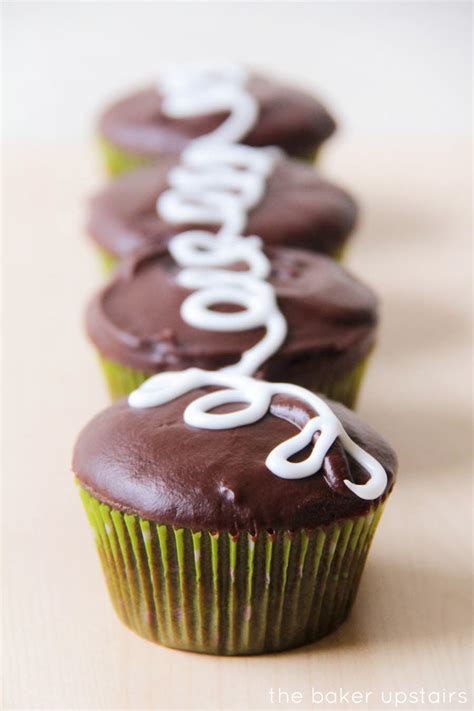 The Baker Upstairs: homemade hostess cupcakes