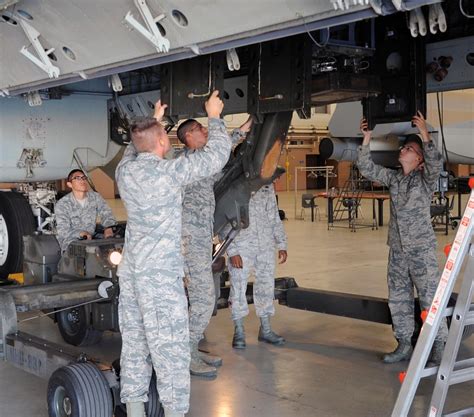 B-52 Aircraft Armament Systems Apprentice Course > Sheppard Air Force ...