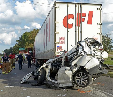 Multiple injured in major I-10 crash involving two 18-wheelers Tuesday | Crime/Police ...