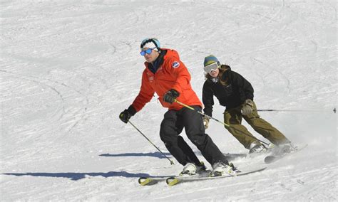 The right skiing technique: Tips & exercises for ski returnees