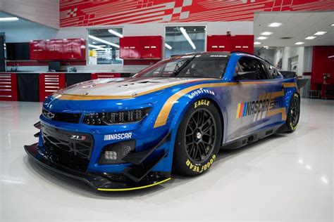 200kgを超える軽量化。ル・マンに挑む改造版NASCARシボレー・カマロZL1、技術詳細とカラーリング公開 | ル・マン/WEC | autosport web