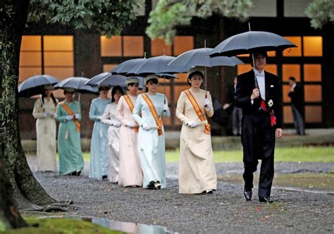 Enthronement , Naruhito had ascended the Chrysanthemum Throne