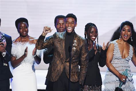 'Black Panther: Wakanda Forever' Cast Says Honoring Chadwick Boseman ...