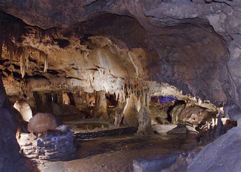 Inner Space Caverns, Georgetown, Texas-Jenn & Dan's wedding was inside | Natural bridge caverns ...
