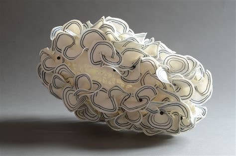 impressed clay figure - Google Search | Ceramique, Sculpture en céramique, Porcelaine