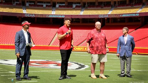 Chiefs, GEHA unveil new sponsorship signage at Arrowhead - Kansas City ...