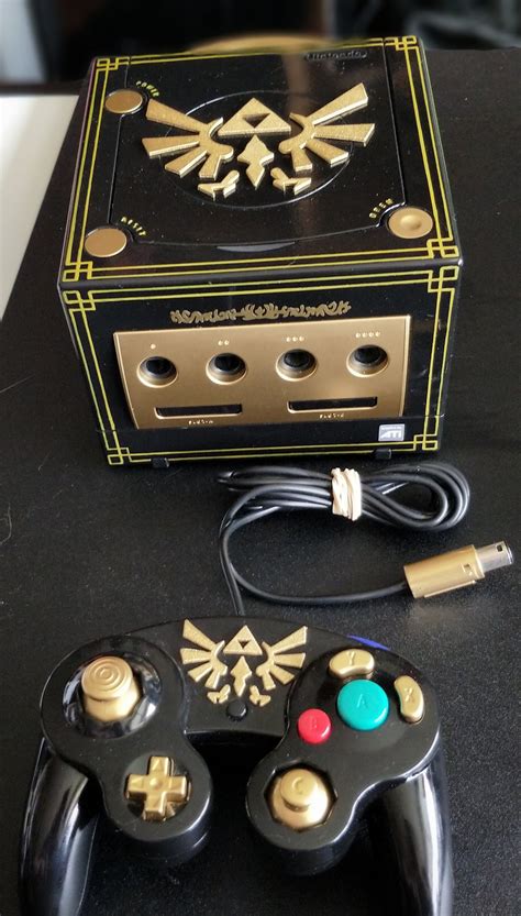 Glorious Zelda custom painted GameCube | Rebrn.com