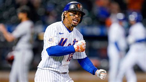 Mets' Francisco Lindor claims mystery creature in Citi Field tunnel behind in-game circus - ABC7 ...