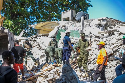 7.2 magnitude quake struck Haiti - at least 1,297 people killed, thousands injured, hundreds ...