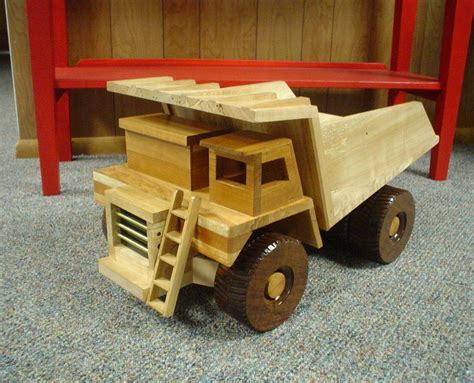 Wooden Dump Truck - by woodcut @ LumberJocks.com ~ woodworking community