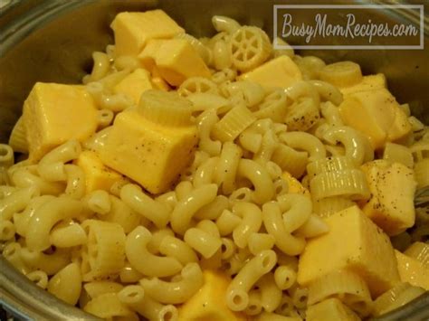 VELVEETA Mac and Cheese - Busy Mom Recipes