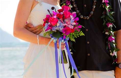 Kauai Wedding flowers - Hawaii bridal bouquets and tropical flower leis from Mr. Flowers Kauai