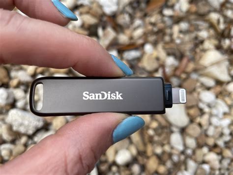 SanDisk iXpand Flash Drive Luxe review: Back up and move media between ...