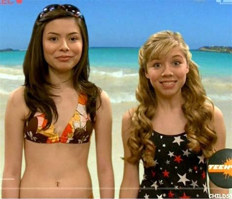 iHatch Chicks (2008) in 2021 | Miranda cosgrove bikini, Miranda ...