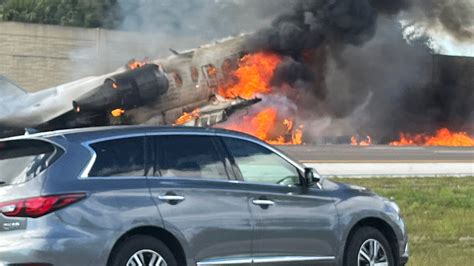 Plane crash Naples, Florida: Small plane collides with vehicle on I-75