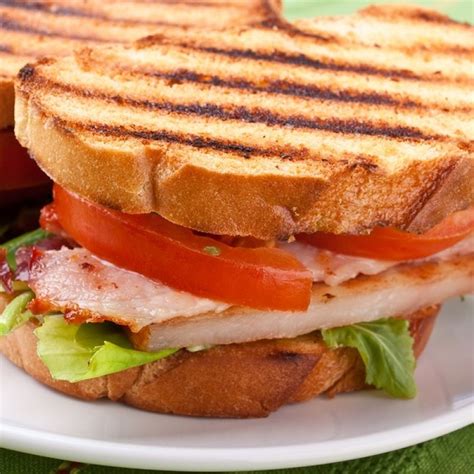 Bacon Lettuce And Tomato Sandwich Recipe | Tomato sandwich recipes, Tomato sandwich, Recipes