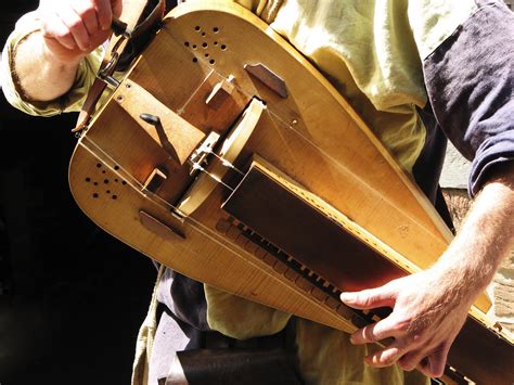 Medieval instrument | making medieval music | Hans Splinter | Flickr