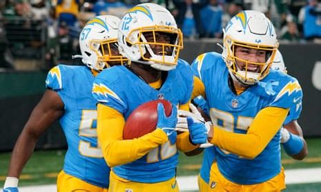 ‘Not close to his worst’: Saleh defends Wilson after Chargers dominate ...