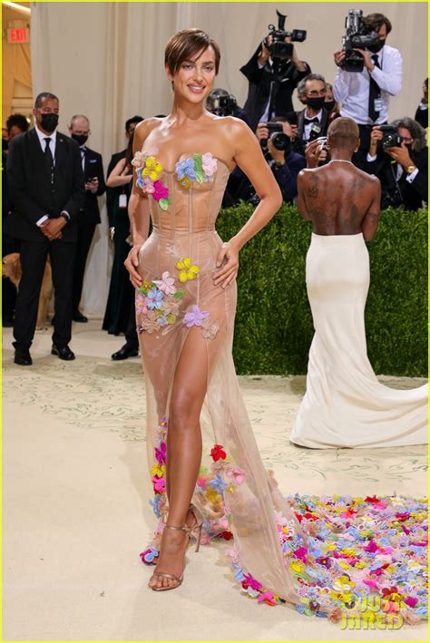 Photo: irina shayk met gala 2021 09 | Photo 4624369 | Just Jared ...