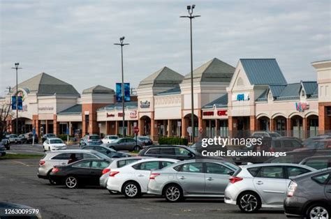 103 Springfield Mall Stock Photos, High-Res Pictures, and Images - Getty Images