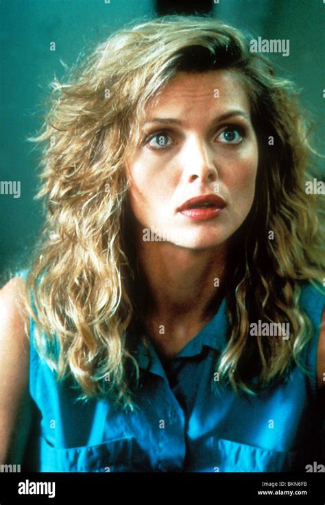 THE WITCHES OF EASTWICK (1987) MICHELLE PFEIFFER WOE 043 Stock Photo - Alamy