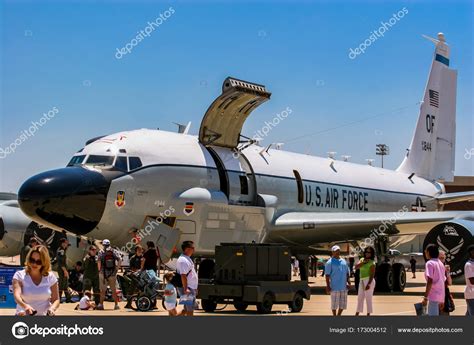 Boeing RC-135 Rivet Joint reconnaissance aircraft – Stock Editorial Photo © boggy22 #173004512