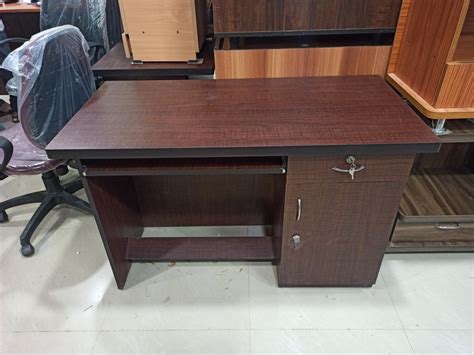 Wooden 1 Office Table Big, Size: 4ft, Walnut at Rs 4500 in Bengaluru ...