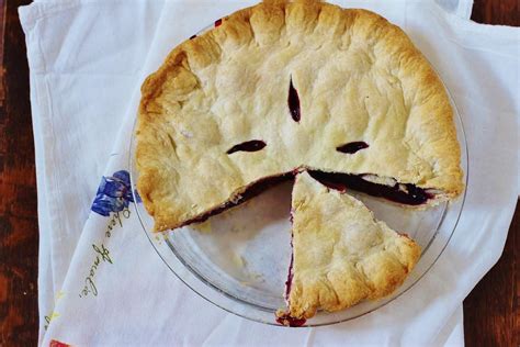 Blackberry Pie with Butter Pie Crust | Syrup and Biscuits