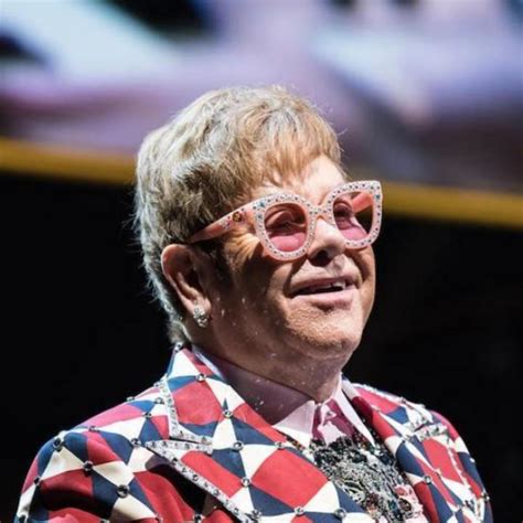 Otticanet Magazine - Elton John and his most fashionable glasses