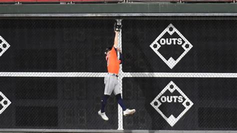 Chas McCormick makes incredible catch to save Astros in Game 5 | Yardbarker