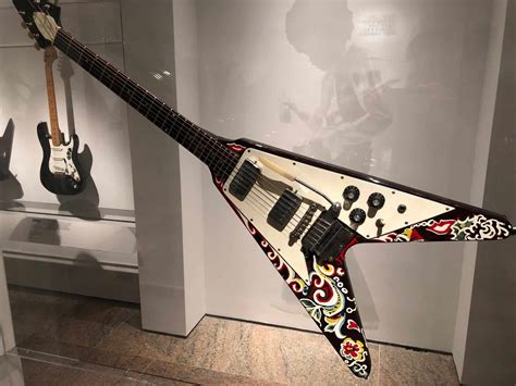 Jimi Hendrix's 1967 Gibson Flying V (Hand-painted) – Ground Guitar