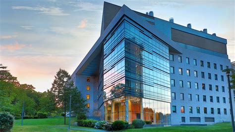 Albert Einstein College of Medicine Tops $200 Million in NIH Grants in 2022 | Update ...