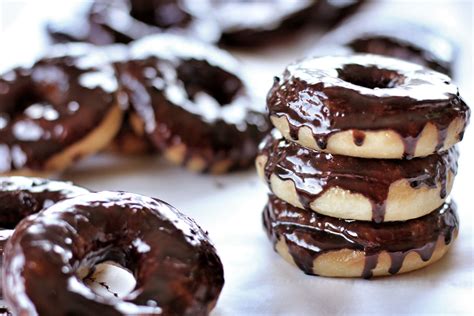 Chocolate Donuts Wide SS - Ang Sarap