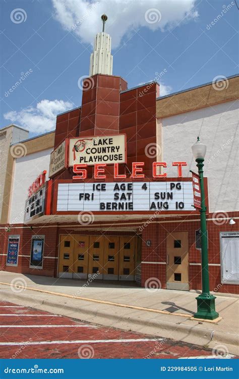 Mineola, TX : Historic Select Theater Located in Downtown Mineola ...