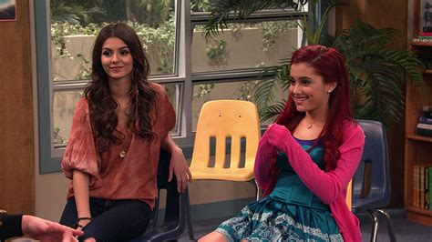 Watch Victorious Season 2 Episode 12: VICTORiOUS - Terror on Cupcake ...