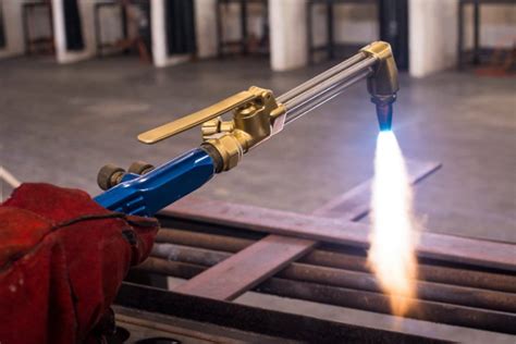 The Oxy-Acetylene Cutting Torch - The Welder Helper