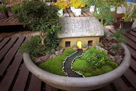 How to make a miniature garden - Good Earth Garden Center