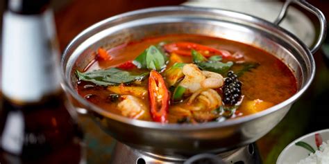 Thai food recipes: Tom yum kung (spicy shrimp soup) • Fan Club Thailand