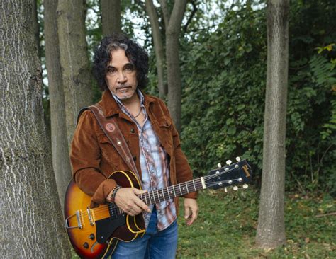 Biography – John Oates