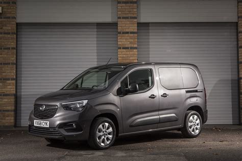 Vauxhall Combo Cargo van review (2018-on) | Parkers